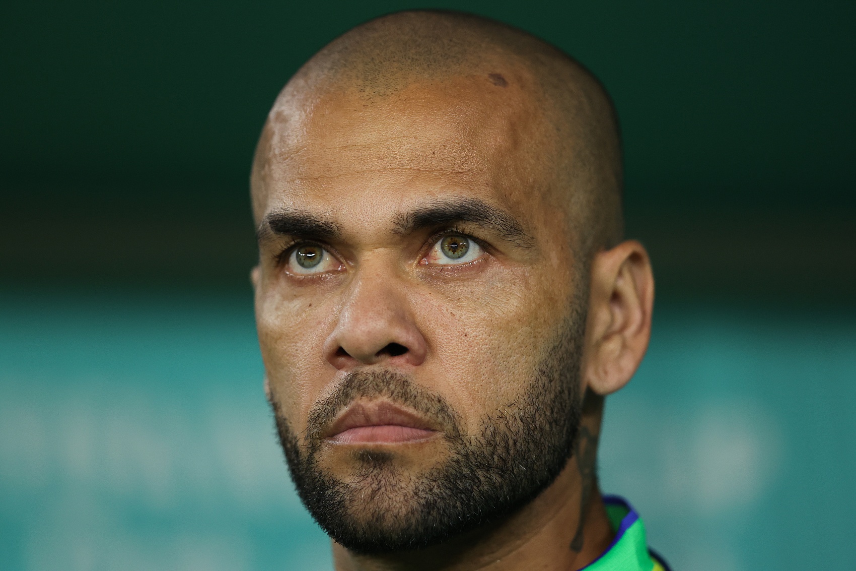 世界杯官方直播平台-老板兼球员！阿尔维斯收购葡乙球队并注册为球员，未来还考虑执教